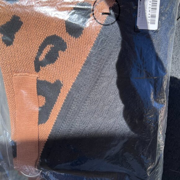 NIB SZL Amazon Leopard & Cable knit shoulder cutout sweater - Picture 4 of 5